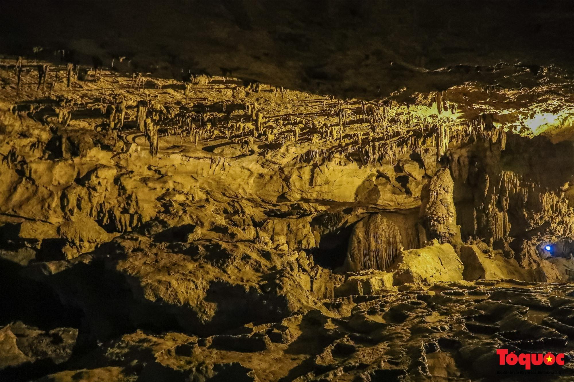 Khám phá “Tiểu Sơn Đoòng” thu nhỏ trong lòng Ngườm Ngao - Ảnh 2.