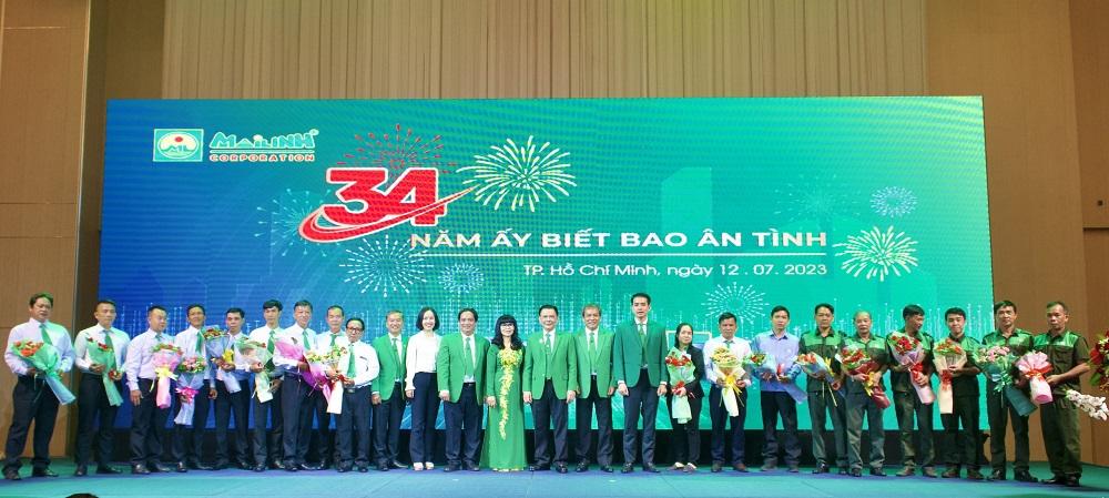 Trao nhẫn tri ân cán bộ nhân viên gắn bó 18 năm tại Tập đoàn Mai Linh.