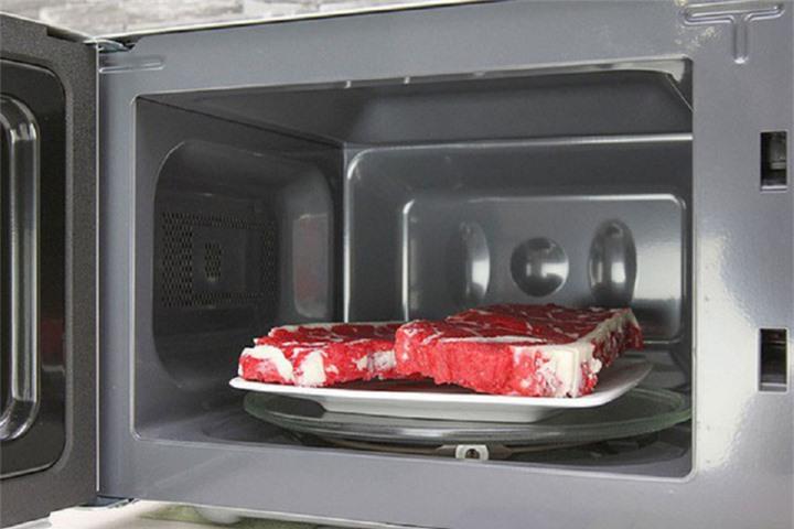 Mẹo rã đông thịt nhanh chóng bằng muối và giấm trắng - 2