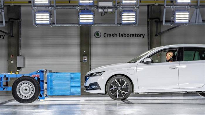 Ô tô skoda sắp ra mắt tại việt nam được xếp hạng 5 sao về an toàn