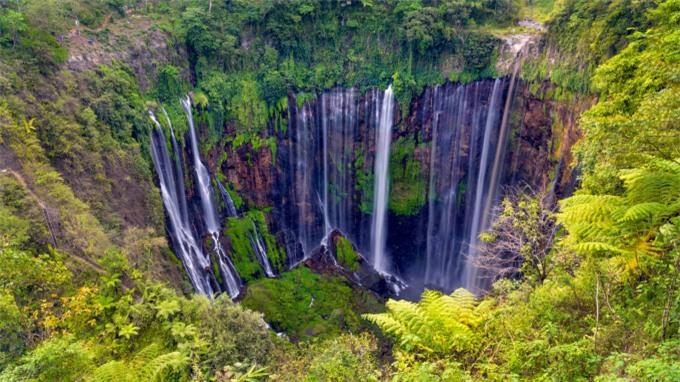 Cảnh đẹp như cổ tích ở thác nước đẹp nhất Indonesia - Ảnh 6