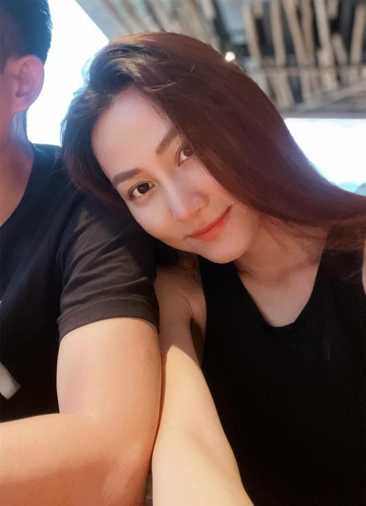 Ngân Khánh tuổi U40 vẫn đẹp như đôi mươi, hạnh phúc bên chồng đại gia dù 8 năm chưa sinh con - Ảnh 6. Ngân Khánh tuổi U40 vẫn đẹp như đôi mươi, hạnh phúc bên chồng đại gia dù 8 năm chưa sinh con - Ảnh 6.