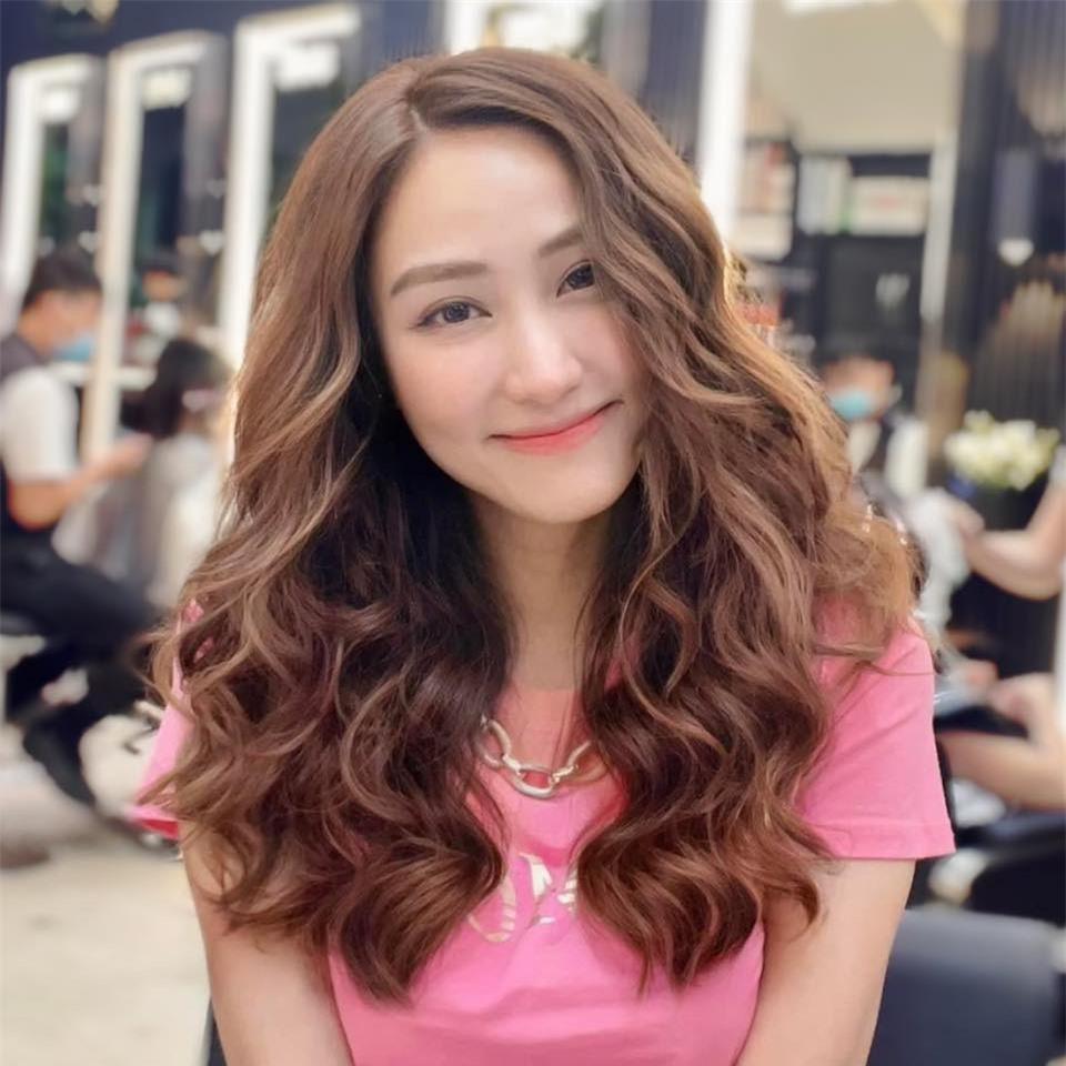 Ngân Khánh tuổi U40 vẫn đẹp như đôi mươi, hạnh phúc bên chồng đại gia dù 8 năm chưa sinh con - Ảnh 2. Ngân Khánh tuổi U40 vẫn đẹp như đôi mươi, hạnh phúc bên chồng đại gia dù 8 năm chưa sinh con - Ảnh 2.