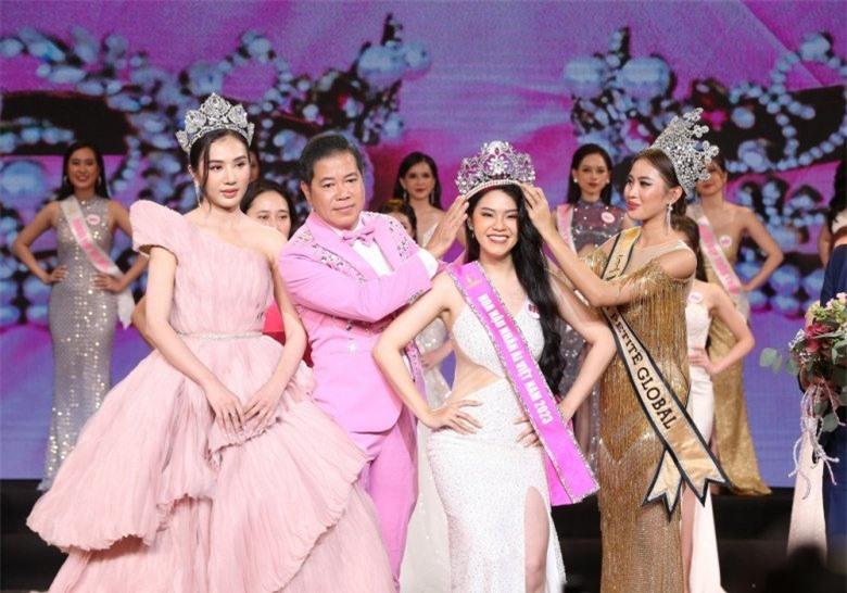 Cuộc thi Hoa hậu có 1-0-2: Dàn "chân dài" đăng quang có chiều cao dưới chuẩn, Á hậu 1 chỉ vỏn vẹn 1m45 - 2