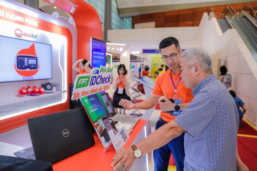 FPT trưng bày hệ sinh thái xây dựng thành phố sáng tạo tại Techfest Hanoi 2023. ảnh 1