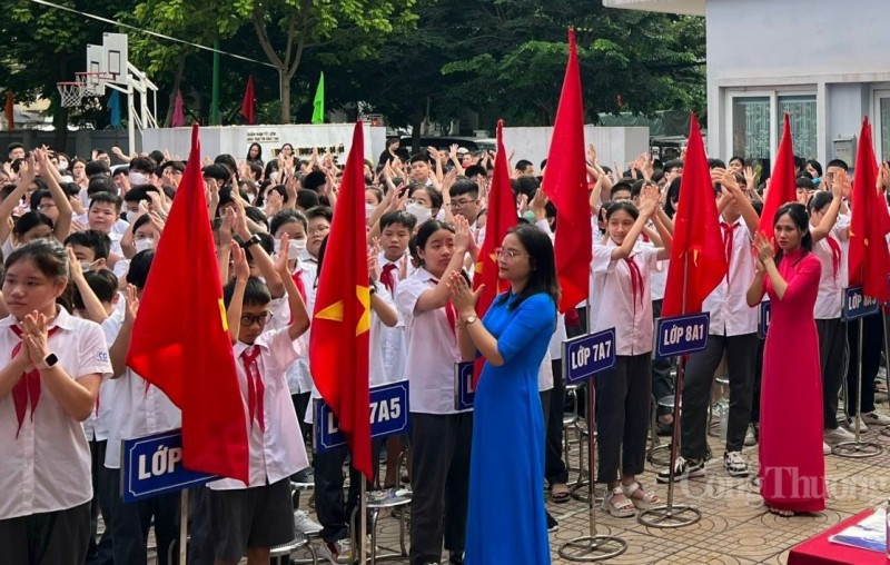 Lương và chính sách cho nhà giáo: Chưa tạo ra động lực phấn đấu