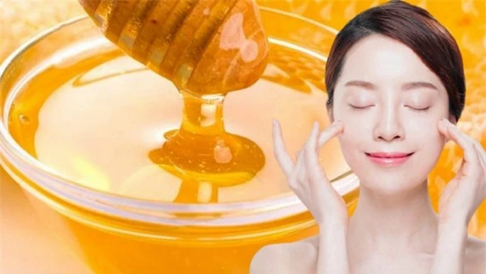 Tạm biệt da khô nứt nẻ mùa đông chỉ bằng mật ong