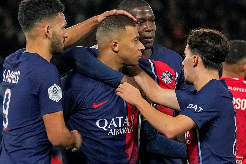 PSG nhọc nhằn giành quyền đi tiếp.