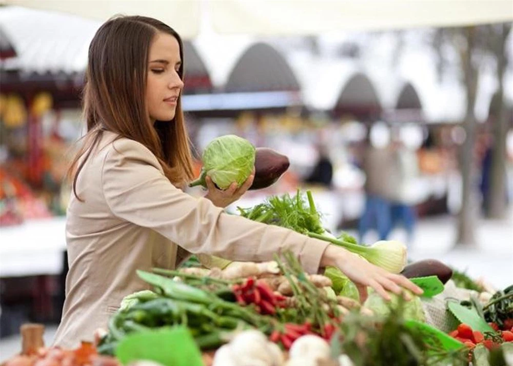 Chị em chỉ việc áp dụng những mẹo quan sát này đảm bảo mua được rau củ quả ngon, không dính hóa chất - Ảnh 4.