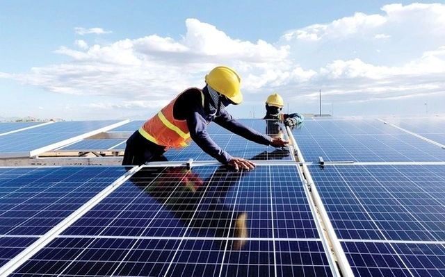 Điện mặt trời mái nhà dư thừa bán giá 0 đồng là quá lãng phí tiềm năng