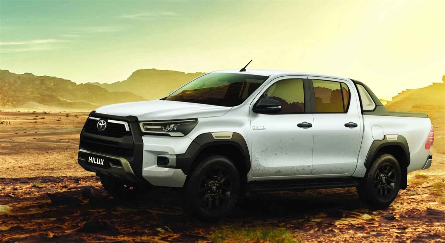 Toyota Hilux gây ấn tượng ngay sau khi ra mắt- Ảnh 1.