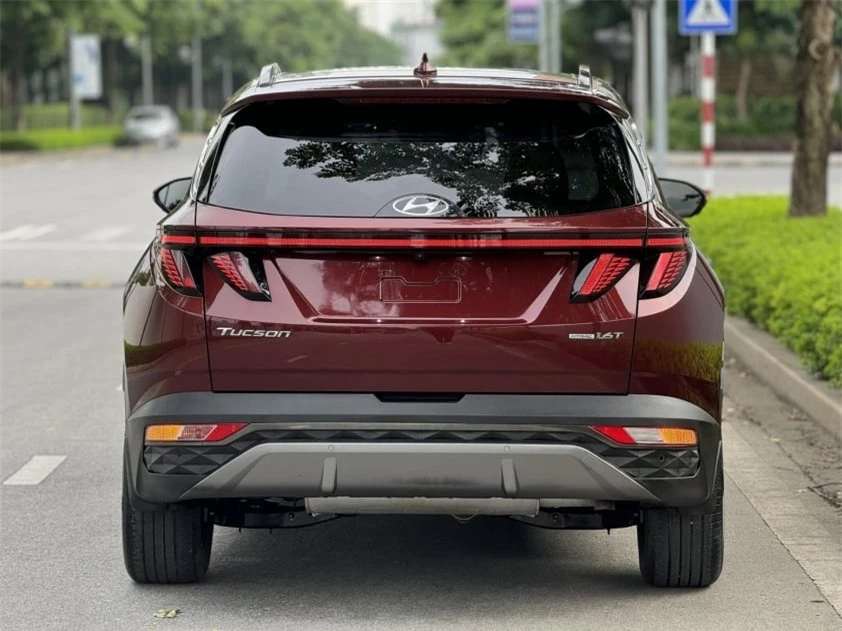 Lăn bánh 2 năm, Hyundai Tucson 2022 lên sàn xe cũ với giá khó tin 513231