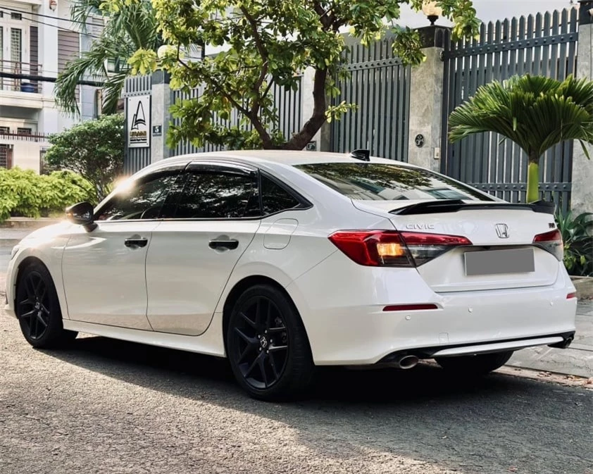 Honda Civic 2022 chạy lướt hơn 20.000 km lên sàn xe cũ với giá bất ngờ 524633