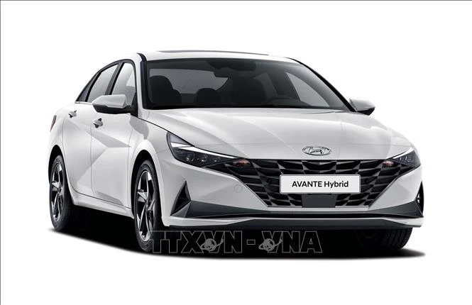Hyundai giới mẫu xe mới Avante Hybrid ngày 13/8/2020. Ảnh: YONHAP/TTXVN Hyundai giới mẫu xe mới Avante Hybrid ngày 13/8/2020. Ảnh: YONHAP/TTXVN