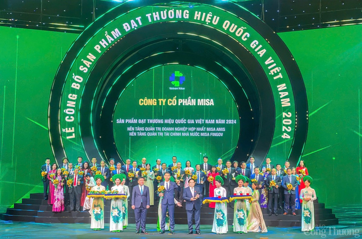 Hai nền tảng số quản trị doanh nghiệp được vinh danh sản phẩm Thương hiệu quốc gia Việt Nam 2024 Hai nền tảng số được công nhận là sản phẩm Thương hiệu quốc gia