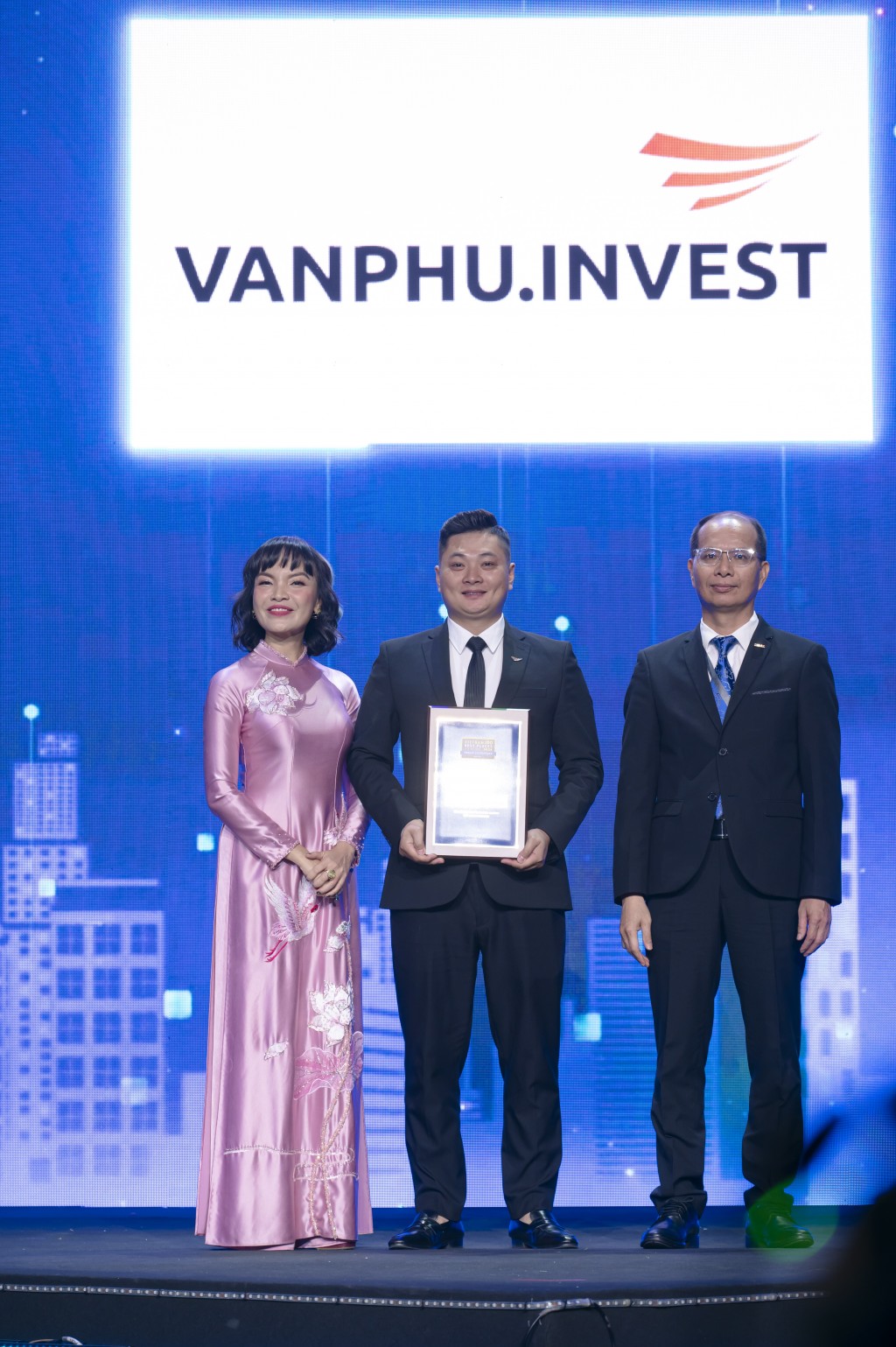 Văn Phú – Invest tiếp tục lọt Top 100 nơi làm việc tốt nhất