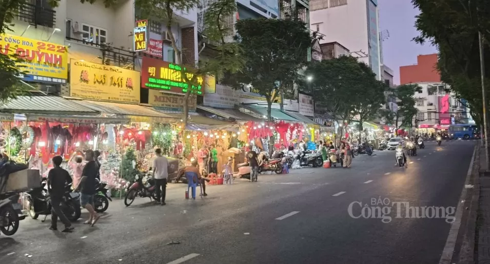 TP. Hồ Chí Minh: Thị trường đồ trang trí ảm đạm trước Giáng sinh