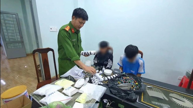 Cảnh báo tình trạng học sinh tự chế pháo nổ tại Tây Nguyên dịp cuối năm