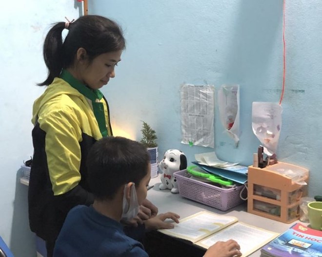 Công nhân phấn khởi với chính sách miễn học phí