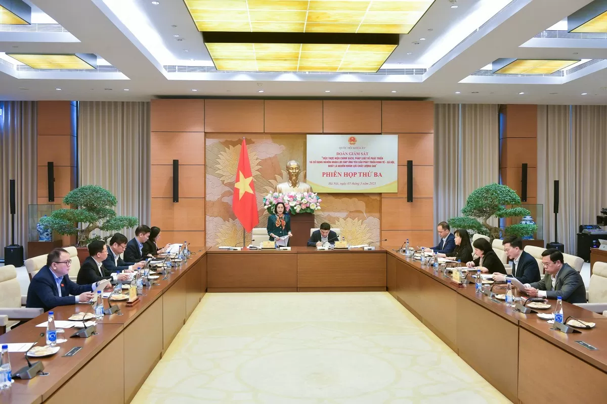 Phó Chủ tịch Quốc hội Nguyễn Thị Thanh - Trưởng Đoàn giám sát chủ trì Phiên họp Phó Chủ tịch Quốc hội Nguyễn Thị Thanh - Trưởng Đoàn giám sát chủ trì Phiên họp