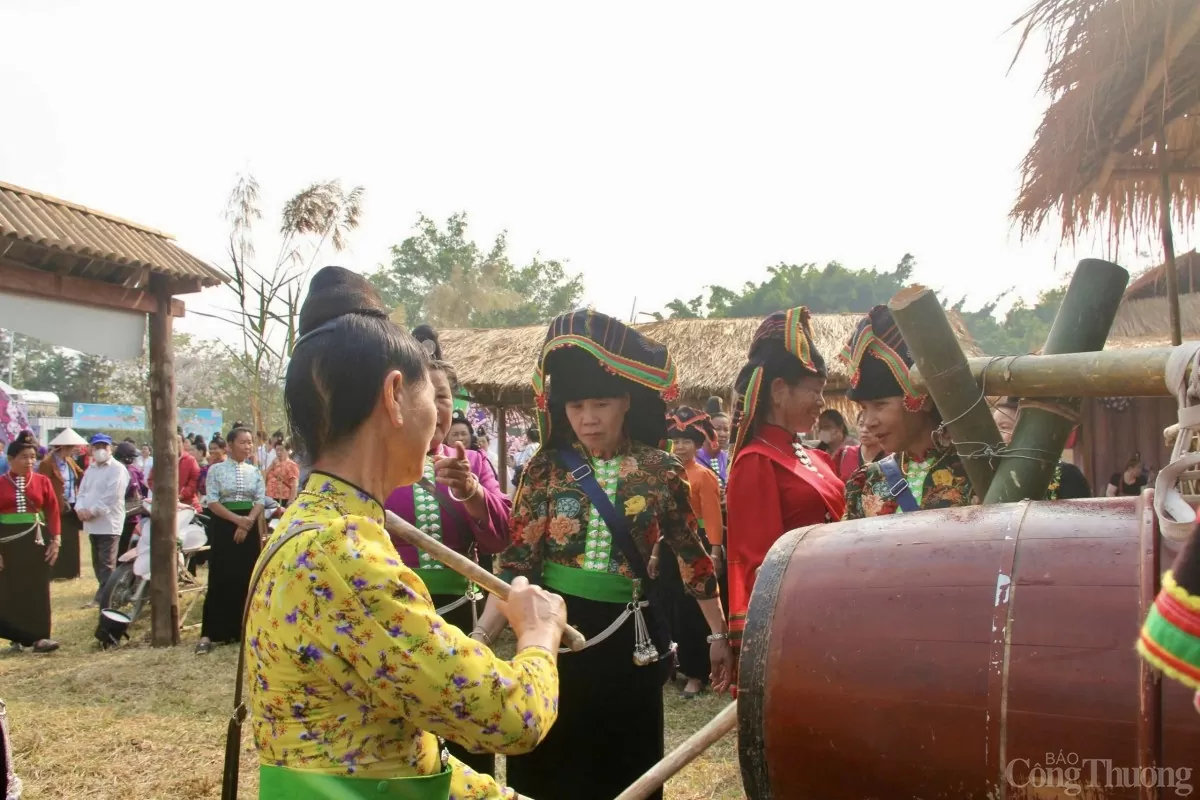 Bức tranh sống động về đời sống đồng bào dân tộc tại Lễ hội Hoa ban Điện Biên 2025