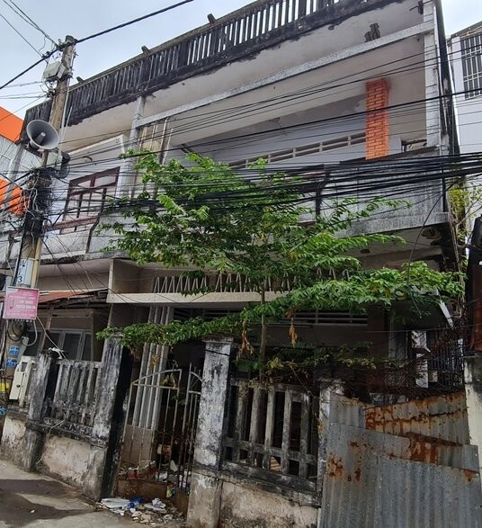 Khoa xét nghiệm, Trung tâm Y tế dự phòng tại số 57/2 đường Cao Văn Lầu, Phường 5, thành phố Bạc Liêu bỏ hoang từ năm 2018 đến nay. Ảnh: Nhật Hồ