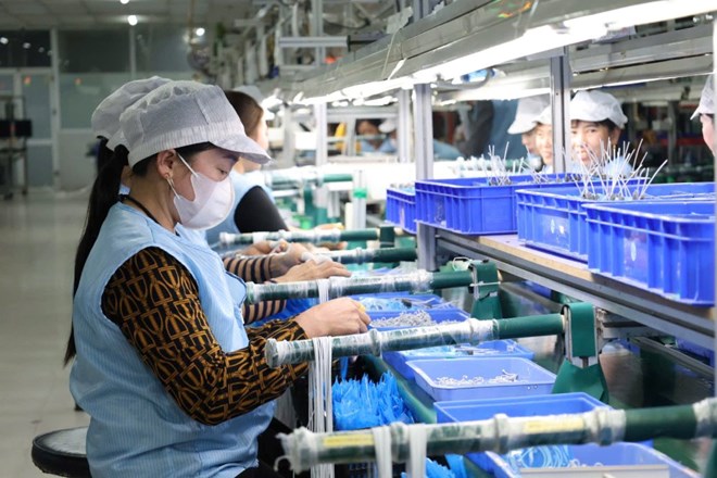 Lao động nữ phấn khởi nếu được tăng thời gian nghỉ thai sản