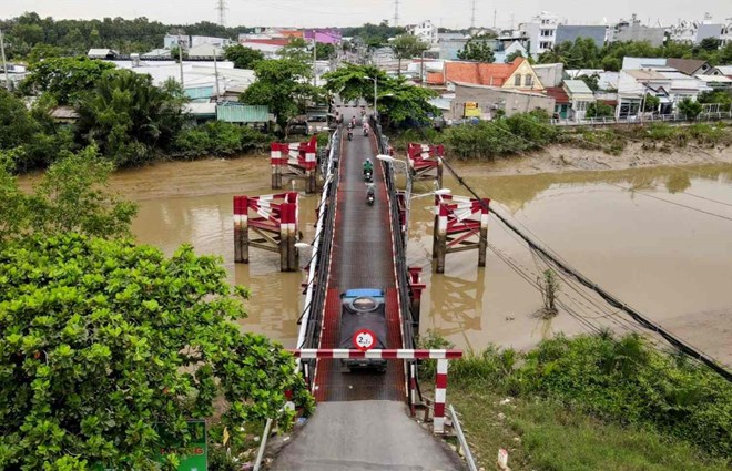 Cầu Rạch Tôm (huyện Nhà Bè, TPHCM) xuống cấp. Ảnh: Anh Tú
