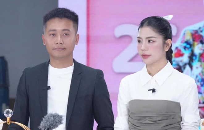 Hoạt động kiếm tiền của Quang Linh, Hằng Du Mục trước khi bị khởi tố