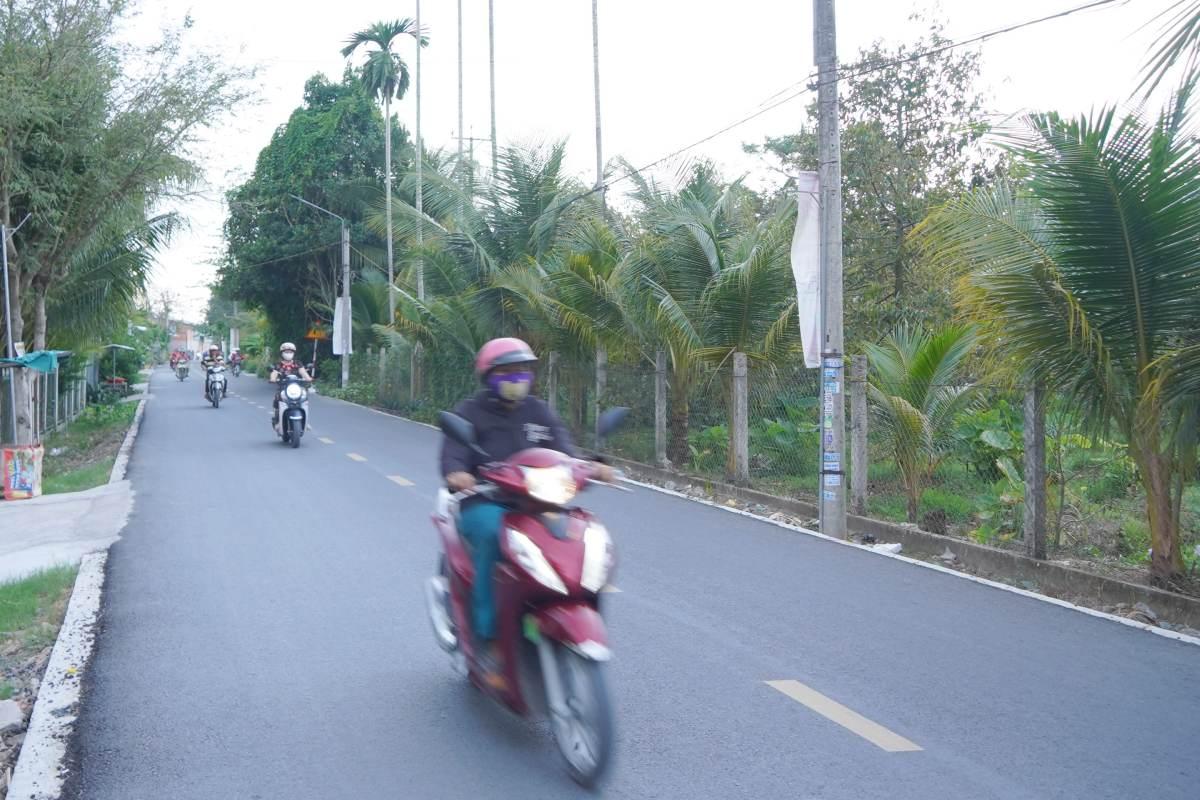 Một phần của đường của Đường tỉnh 923 được thảm nhựa. Ảnh: Tạ Quang