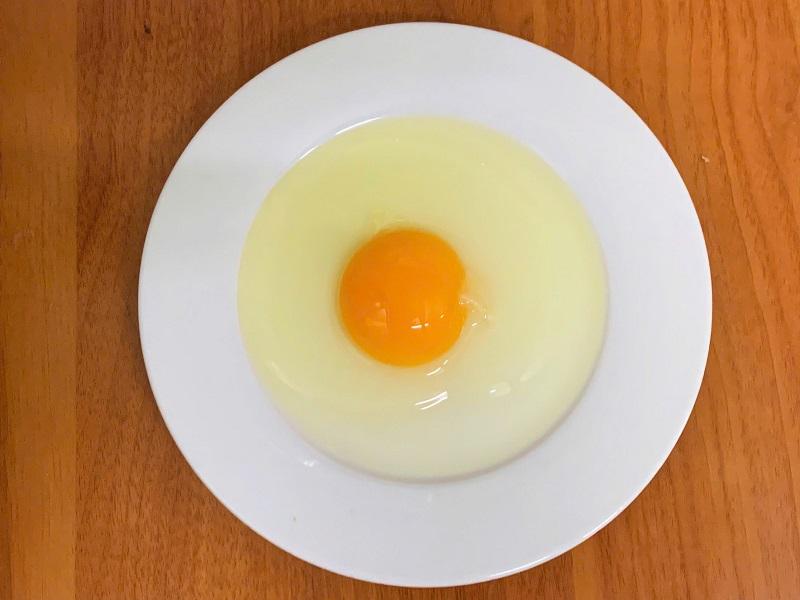 Lợi ích của mặt nạ lòng đỏ trứng và mật ong đối với làn da. Ảnh: Minh Hoàng