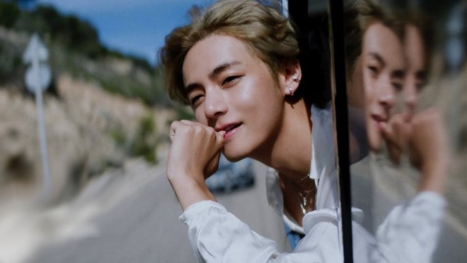 V (BTS) sở hữu gương mặt tỉ lệ vàng, luôn được coi là biểu tượng sắc đẹp