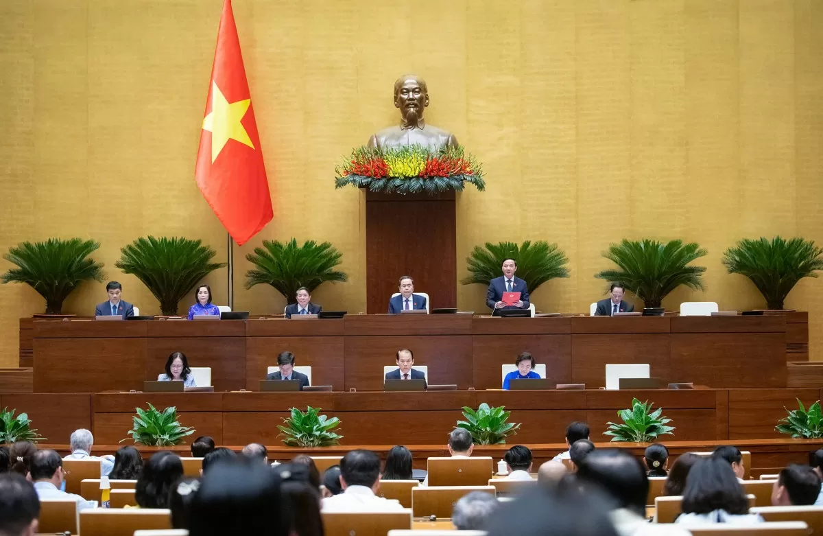Sáng 15/5/2025: Quốc hội thảo luận về Dự thảo Nghị quyết sửa đổi, bổ sung một số điều của Hiến pháp năm 2013 và Dự án Luật Tổ chức chính quyền địa phương (sửa đổi)