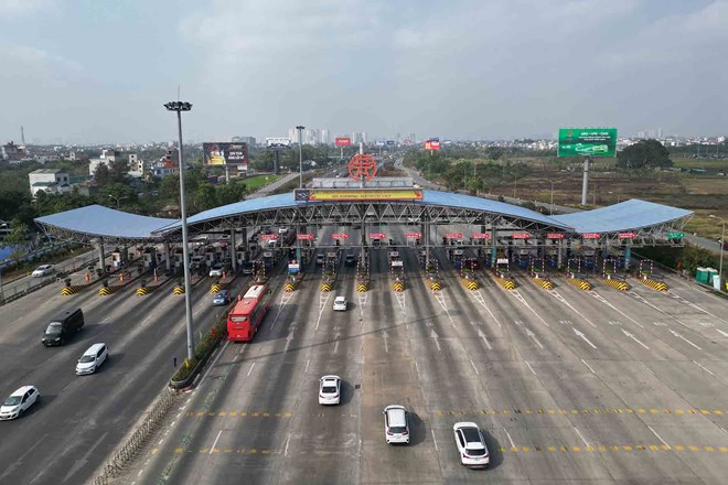 Hà Nội triển khai gắn thẻ đầu cuối trên phương tiện thuộc đối tượng miễn thu phí