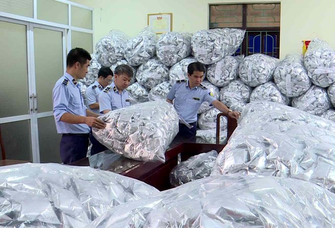 Phát hiện kho chứa 40.000 gói rong biển không rõ nguồn gốc ở Bắc Ninh