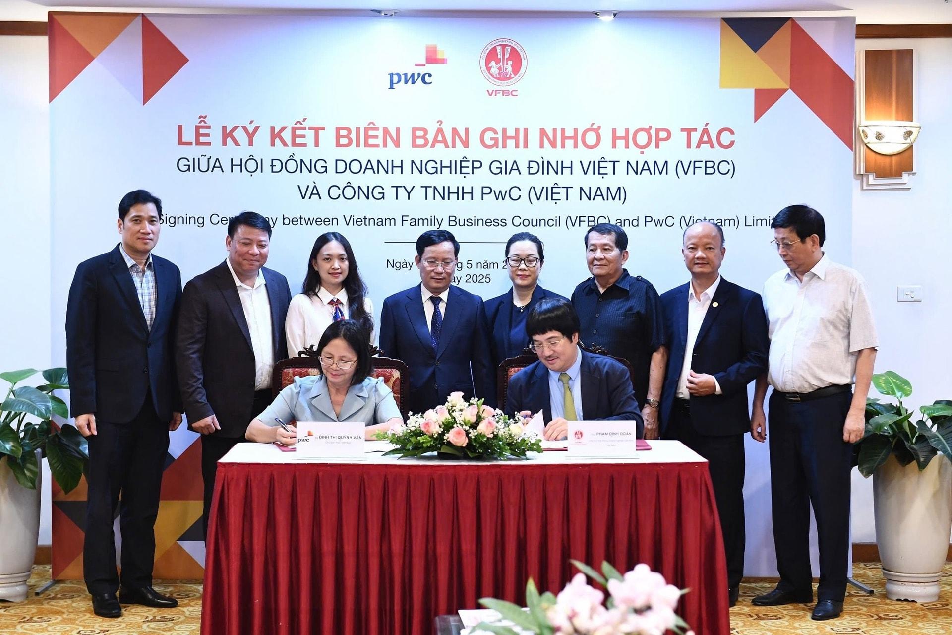 hoi-dong-doanh-nghiep-gia-dinh-viet-nam-va-pwc-viet-nam-ky-ket-bien-ban-ghi-nho-hop-tac.jpg