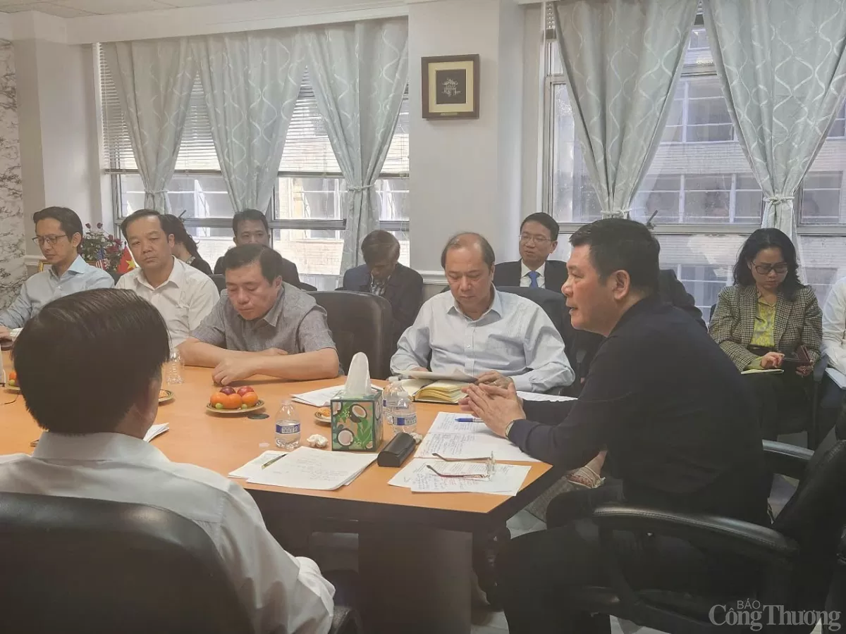 Bộ trưởng Nguyễn Hồng Diên làm việc với Tập đoàn Westinghouse HoaKỳ Bộ trưởng Nguyễn Hồng Diên làm việc với Tập đoàn Westinghouse HoaKỳ