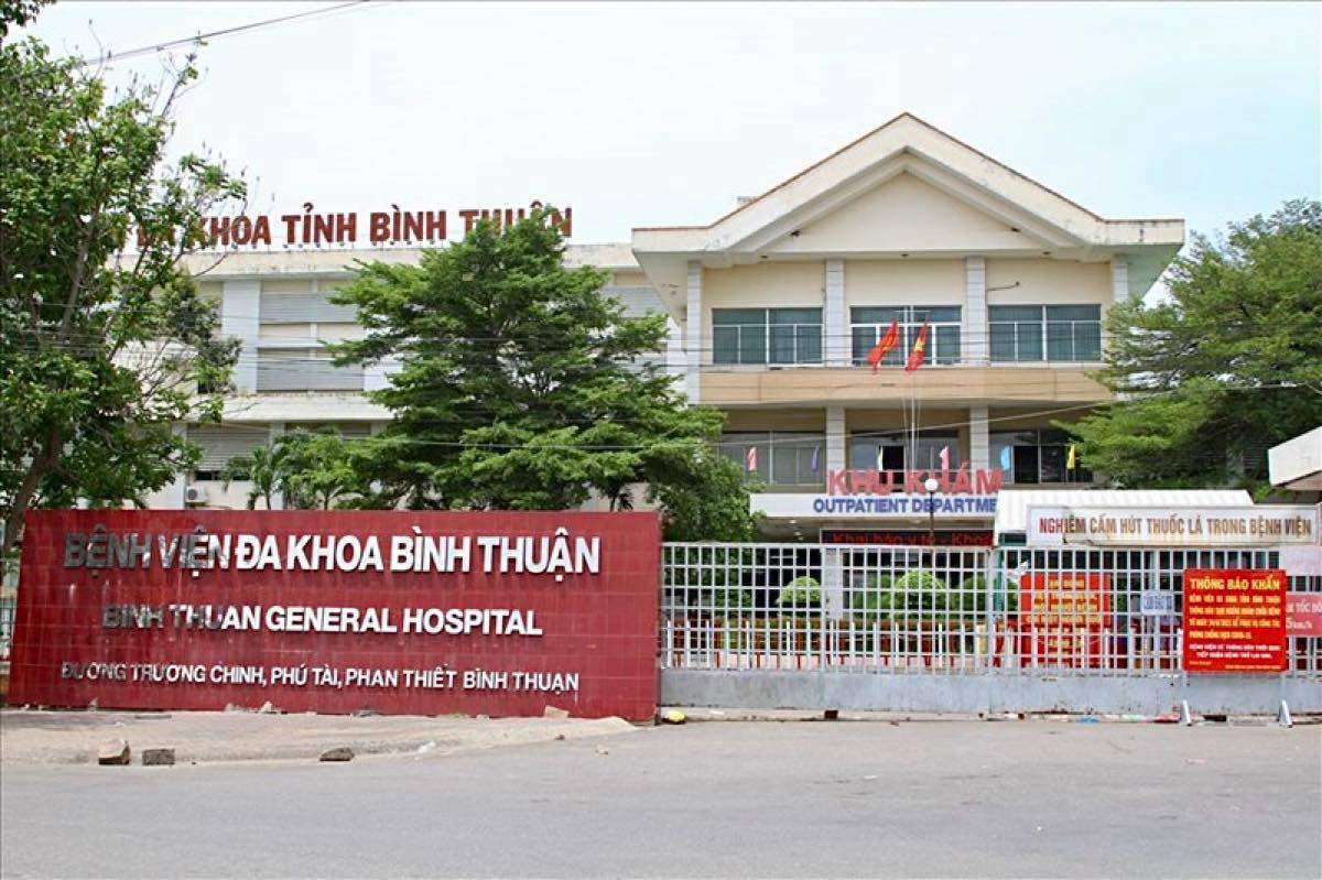 Bệnh viện Đa khoa tỉnh Bình Thuận thời điểm 2020 xảy ra các dấu hiệu sai phạm trong đấu thầu và bị khởi tố vụ án. Ảnh: Duy Tuấn