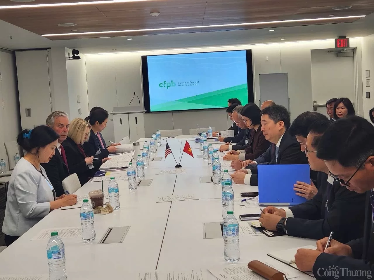 Bộ trưởng Nguyễn Hồng Diên làm việc với Tập đoàn Westinghouse HoaKỳ Bộ trưởng Nguyễn Hồng Diên làm việc với Tập đoàn Westinghouse HoaKỳ