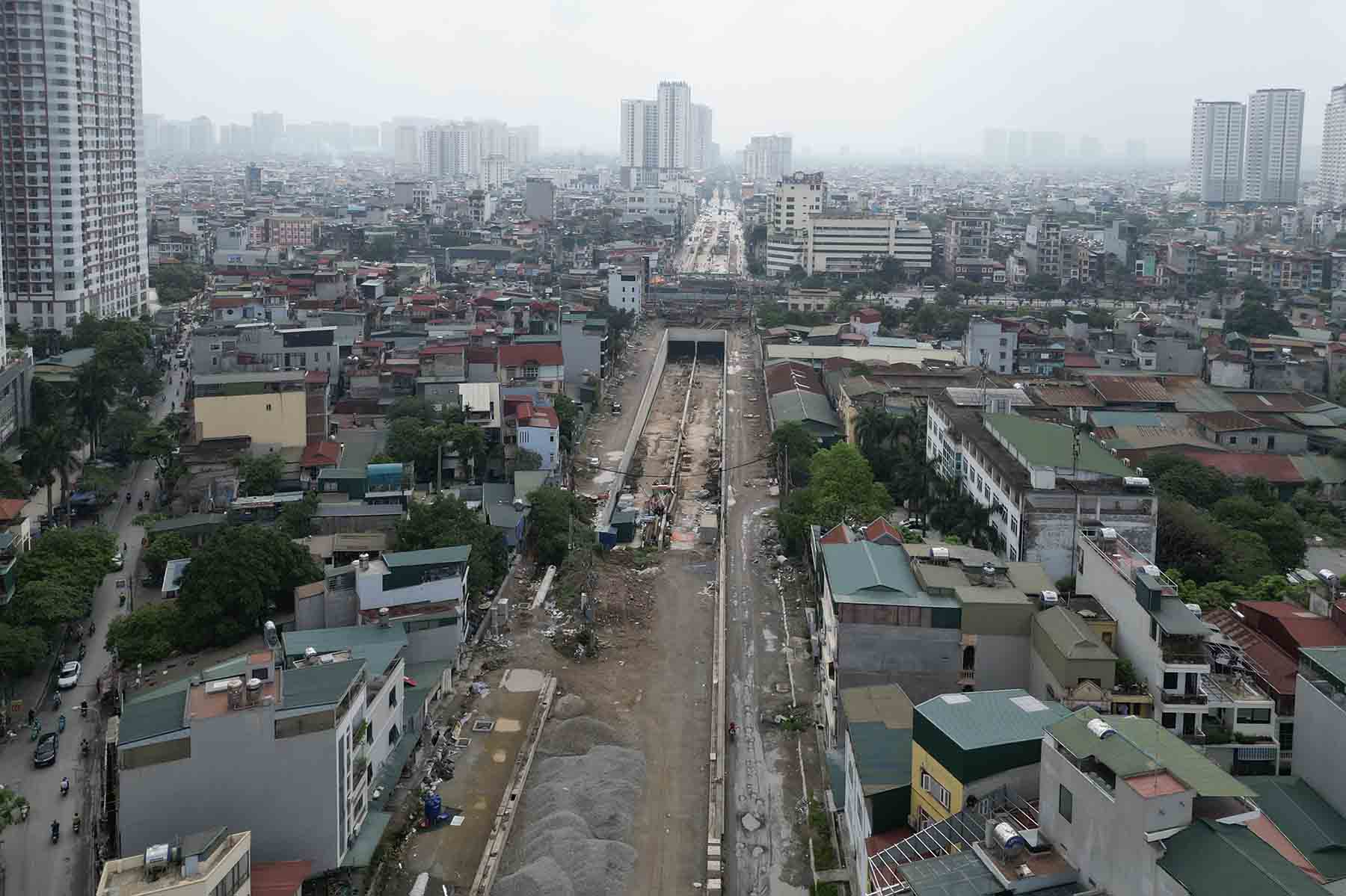 Hầm chui Vành đai 2,5 qua nút giao Kim Đồng - Giải Phóng đã lộ diện hình hài sau hơn 2 năm thi công. Ảnh: Hữu Chánh