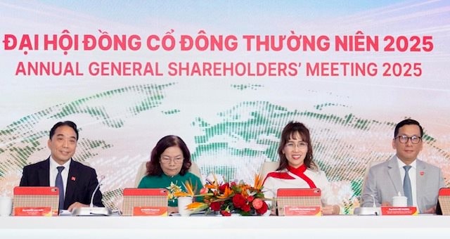 doan-chu-tich-vietjet(1).jpg