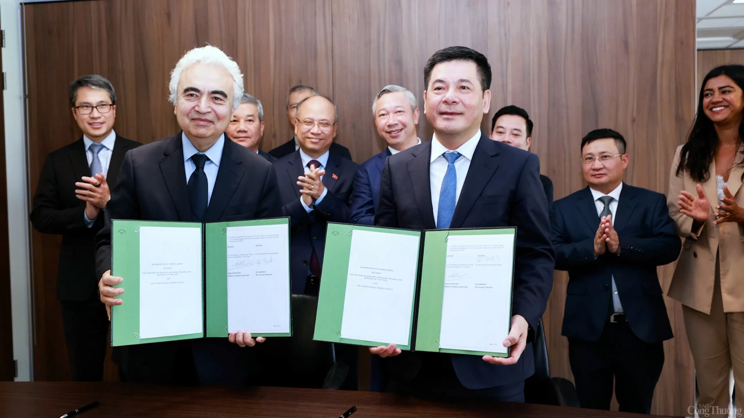 Chùm ảnh: Bộ trưởng Nguyễn Hồng Diên làm việc với Giám đốcIEA Chùm ảnh: Bộ trưởng Nguyễn Hồng Diên làm việc với Giám đốcIEA