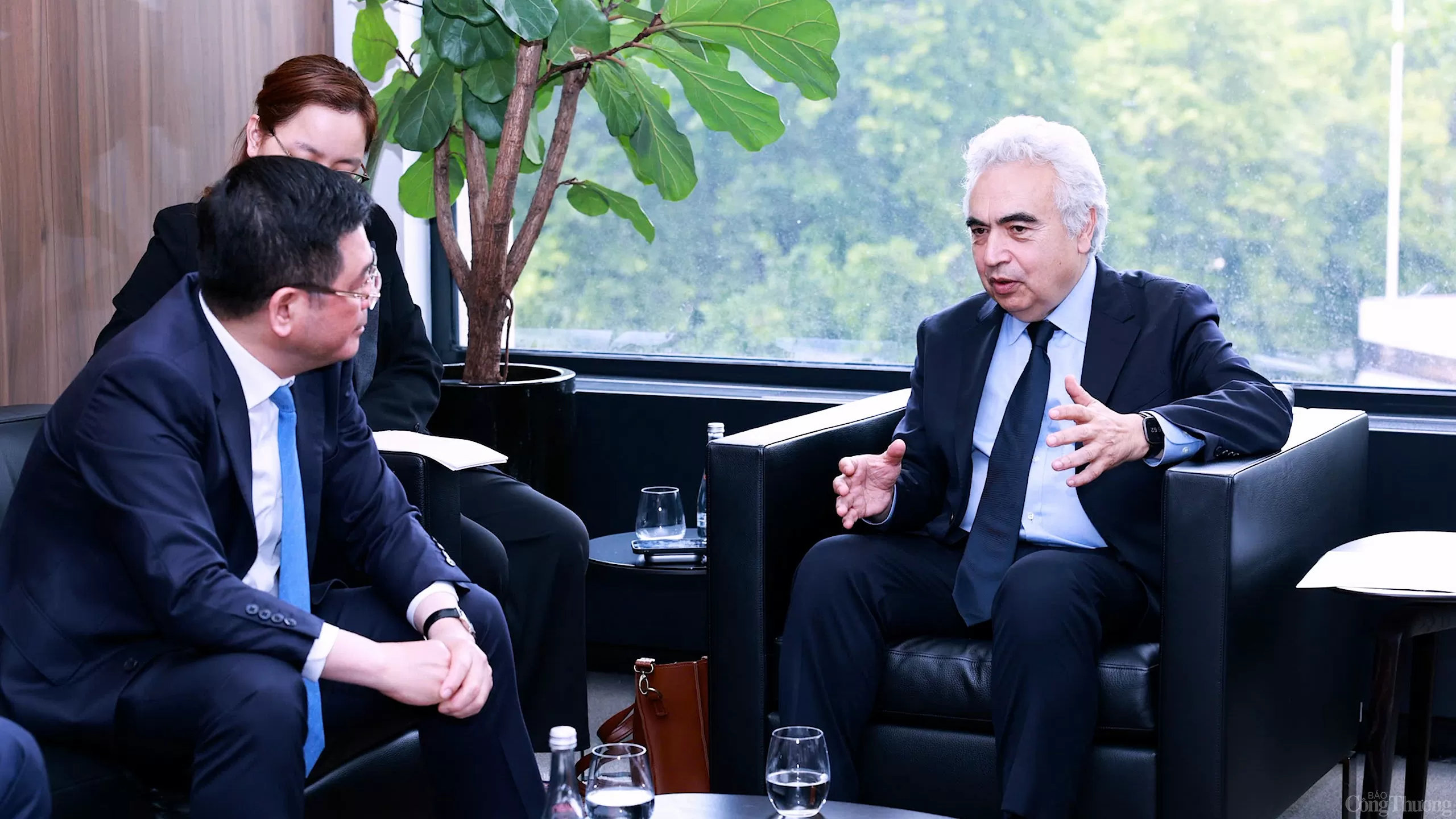 Chùm ảnh: Bộ trưởng Nguyễn Hồng Diên làm việc với Giám đốcIEA Chùm ảnh: Bộ trưởng Nguyễn Hồng Diên làm việc với Giám đốcIEA