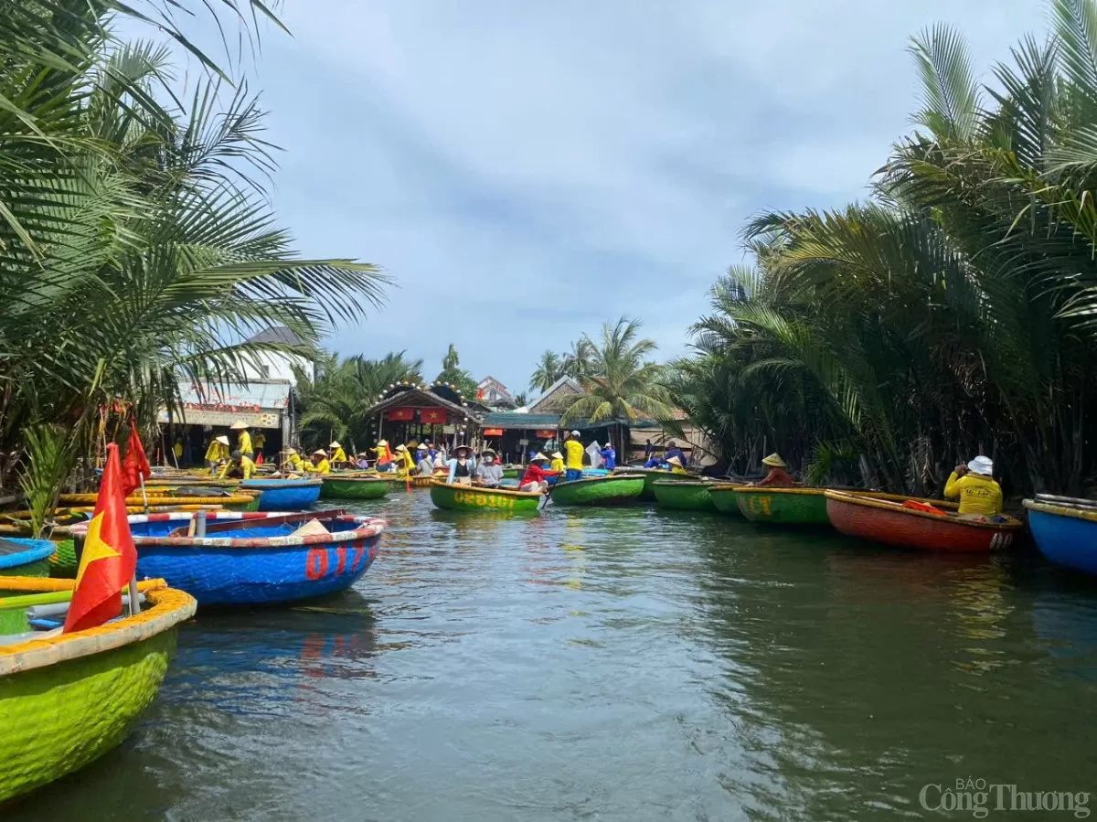 Du lịch Hội An: Ngày hè sôi động tại rừng dừa Bảy Mẫu