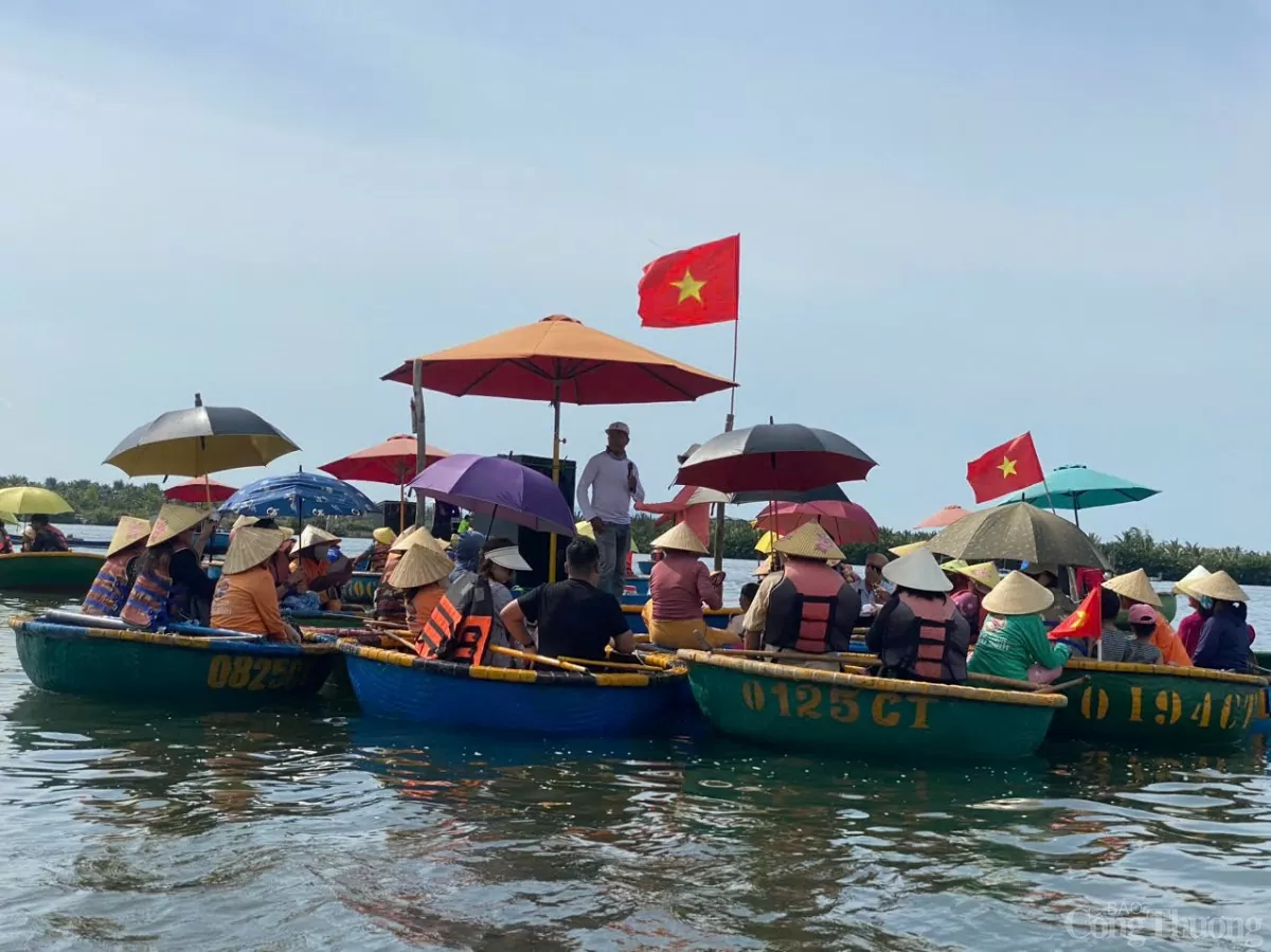 Du lịch Hội An: Ngày hè sôi động tại rừng dừa Bảy Mẫu