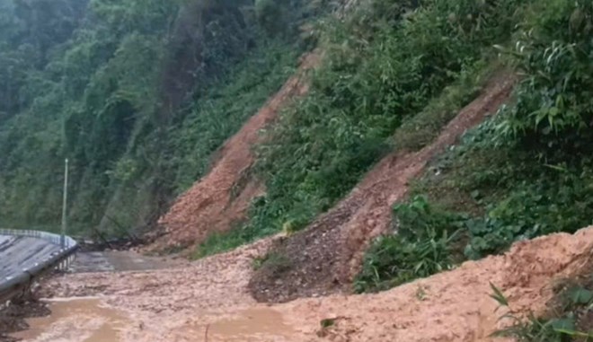 Mưa lớn gây sạt lở nghiêm trọng tại huyện miền núi Bắc Kạn