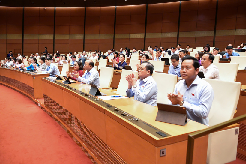 Chiều 26/6/2025, Quốc hội Biểu quyết thông qua Luật Tham gia lực lượng gìn giữ hòa bình của Liên hợp quốc. Ảnh: VPQH