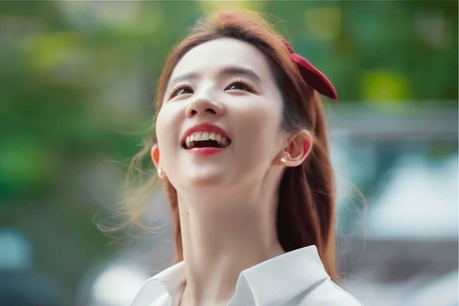 Lưu Diệc Phi gây tranh cãi vì không tham dự lễ trao giải Bạch Ngọc Lan