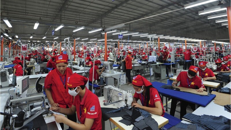 Xu hướng chuyển dịch đơn hàng sang Việt Nam là một cơ hội lớn cho nền kinh tế và doanh nghiệp Việt Nam. Ảnh: Minh Anh