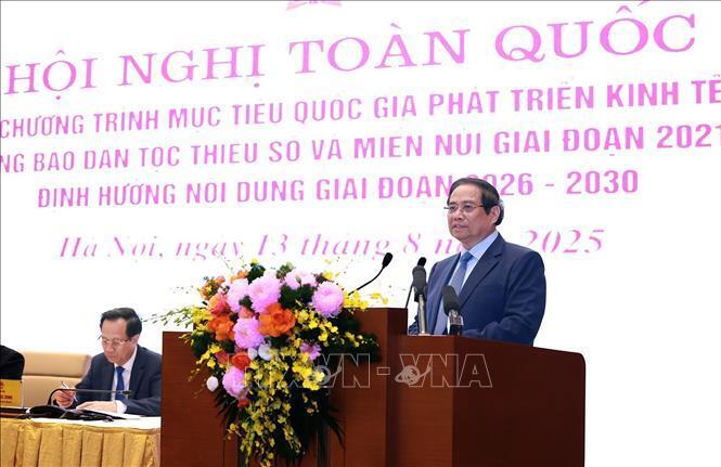 Thủ tướng Phạm Minh Chính phát biểu tại Hội nghị toàn quốc Tổng kết Chương trình mục tiêu quốc gia phát triển kinh tế - xã hội vùng đồng bào dân tộc thiểu số. Ảnh: Dương Giang/TTXVN